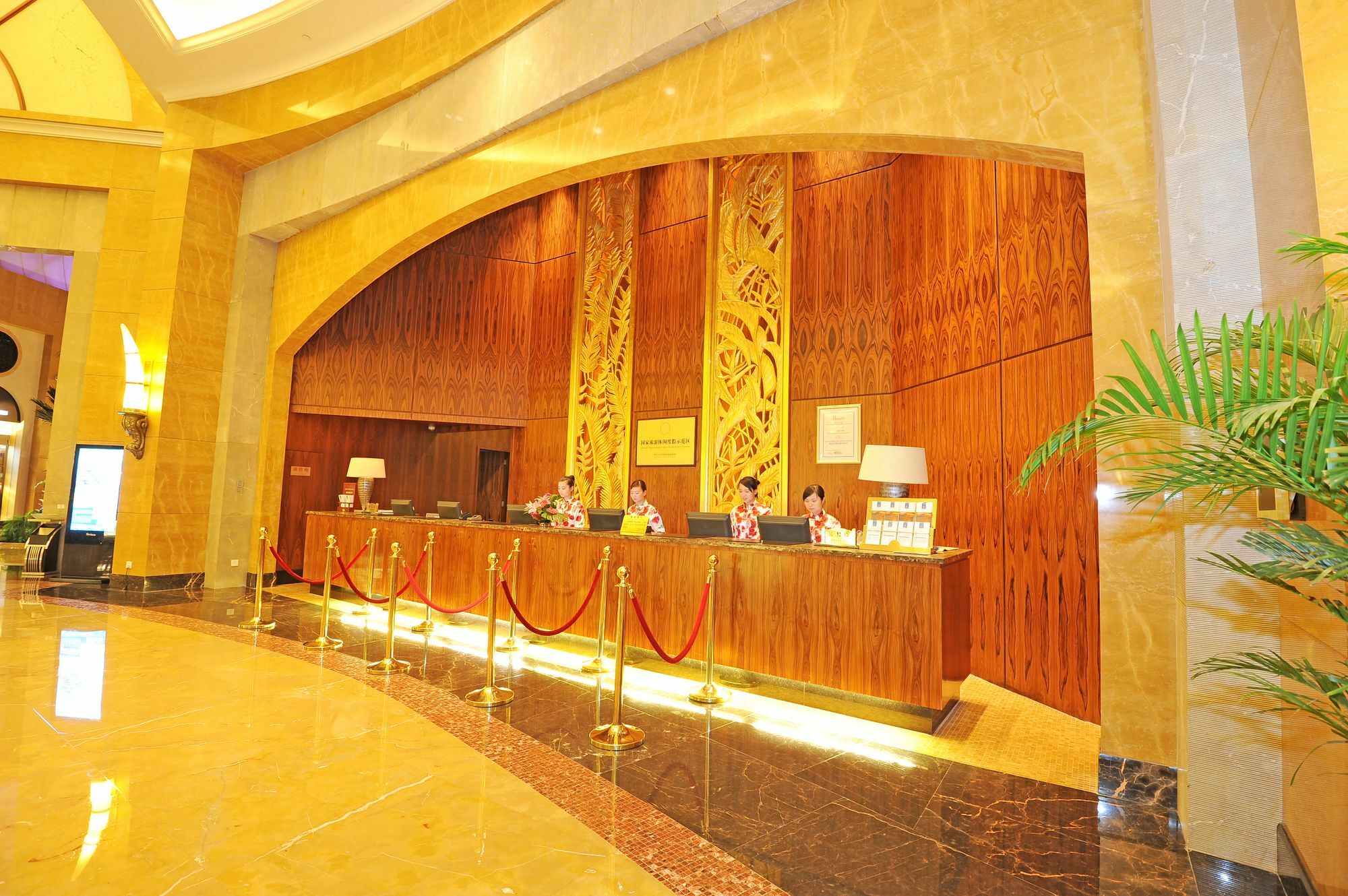 Ocean Spring Grand Metropark Hotel Zhuhai Buitenkant foto